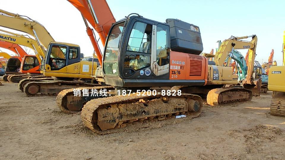 日立zx210挖掘机